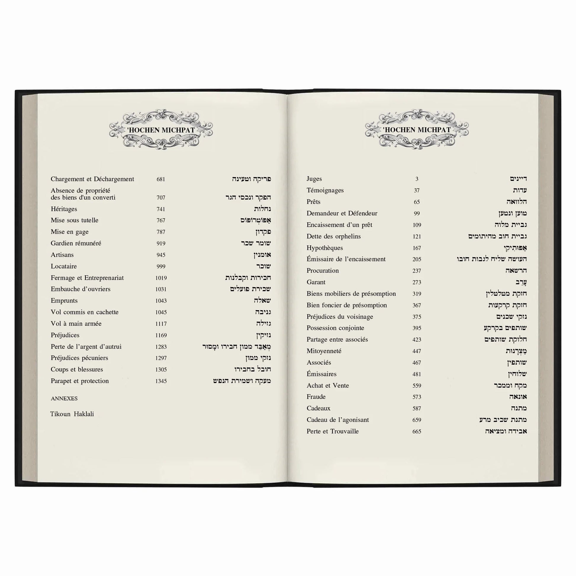 Pages ouvertes d'un livre trilingue avec texte en français, hébreu et table des matières juridique