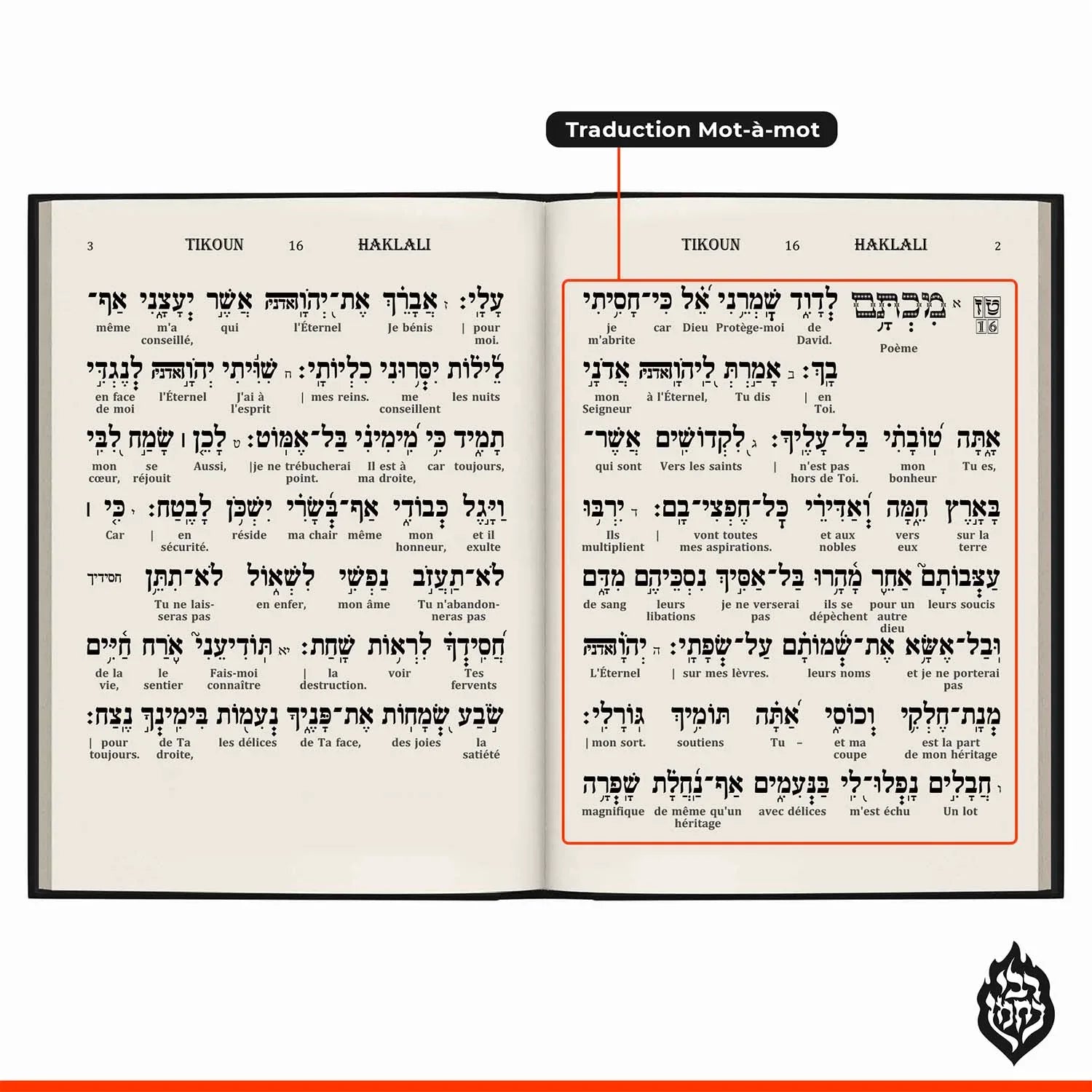 Livre ouvert Tikoun Haklali avec texte hébreu et traduction mot à mot en français, poésie biblique