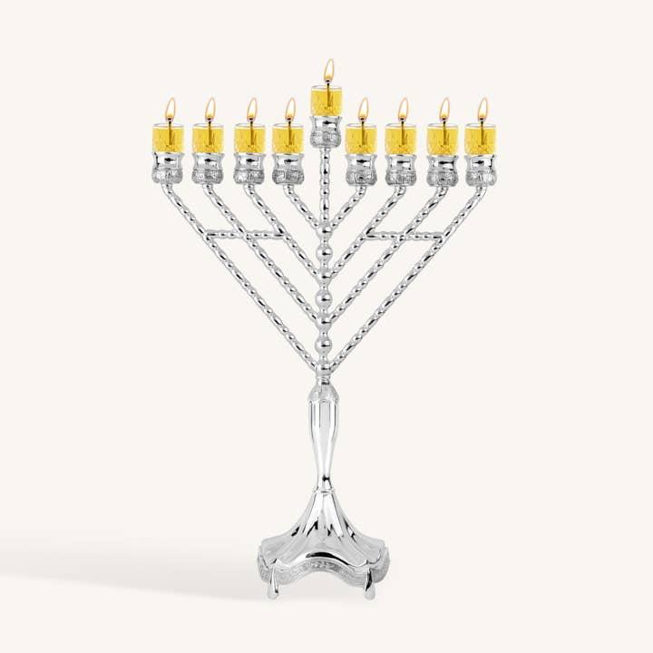 Précommande - Hanoukia à l'huile sur pied, en métal plaqué argent, 45,7 cm, style 'Habad / Rambam - Bayit Tova